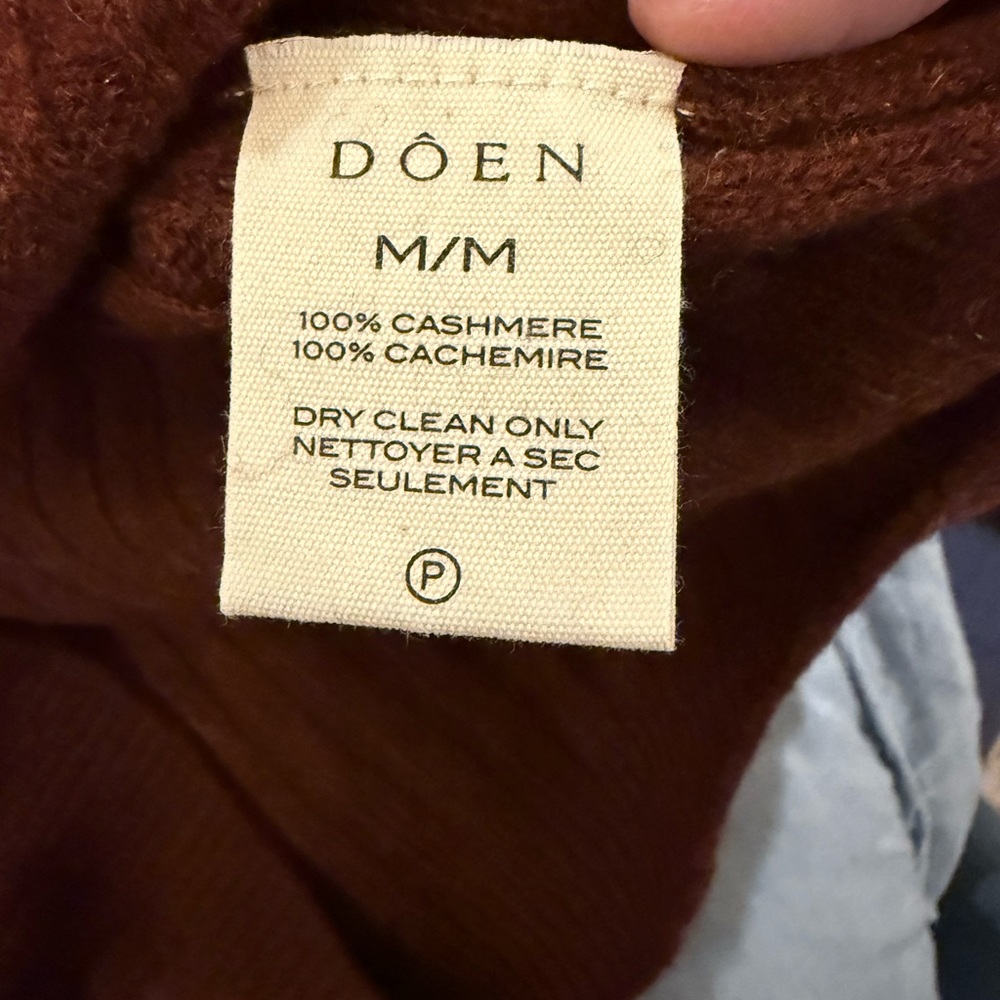 Doen Hyeres Cashmere Sweater in Dark Garnet, Size M - Picture 6 of 6